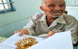 Cụ ông ăn xin được trả gần 6 lượng vàng bị cướp