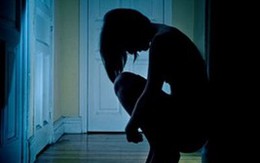 Nữ nhân viên bị giám đốc cưỡng bức trong ngày đầu đi làm