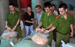 Rùng mình phát hiện gần 2 tấn mực khô giả