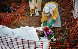 Hình ảnh kinh hoàng về diễn biến dịch Ebola tuần qua
