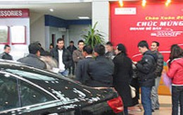 Hàng chục khách hàng của Toyota bị lừa tiền