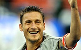 Totti gửi video cá nhân cho một... fan nữ của M.U
