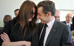 Hình ảnh Tổng thống Pháp bị Sarkozy "bôi nhọ"