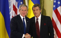 Nato "an ủi" Ukraine và Georgia