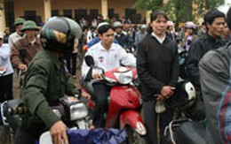 Tiếp vụ "Hiếp dâm trẻ em" ở Hưng Yên: Tòa nương nhẹ bị cáo, xua đuổi phóng viên