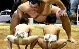 Nhật Bản khuyến khích sinh đẻ để bảo vệ nền kinh tế