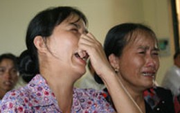 Người giám hộ của cháu bé bị hiếp dâm ở Hưng Yên bị lục soát: Trả lời chưa thỏa đáng