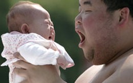 Ảnh cuộc thi khóc của trẻ em Nhật Bản