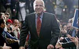 McCain tăng tốc, Clinton và Obama giằng co
