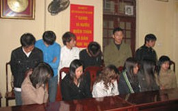 "Lắc" khỏa thân mừng ngày 8/3