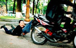 Cảnh giác trước nạn cướp giật trên đường phố