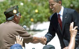 Obama và McCain - Mỗi người một phong cách