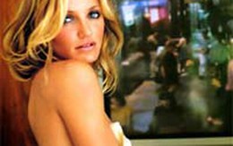 Cameron Diaz dán mắt vào sex show