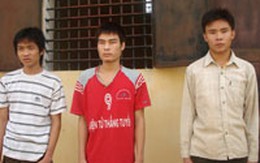 "Cướp gậy", cướp tiền rồi đến "cướp dâm"