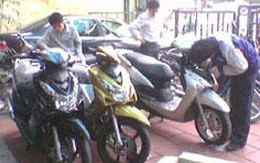 Thị trường xe máy lại đóng băng