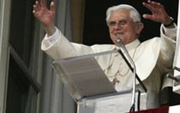 Bush long trọng tiếp đón Giáo hoàng Benedict