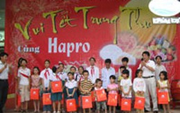 Chương trình tặng bánh trung thu cho trẻ em nghèo