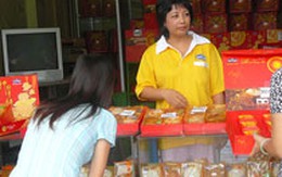 Bánh trung thu: Đa dạng nhưng đắt đỏ