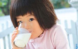 Chế độ sữa hợp lý cho trẻ qua từng độ tuổi