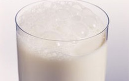 Trẻ uống quá nhiều sữa sinh bệnh
