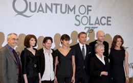 "James Bond" sẽ ra mắt sớm một tuần tại Anh