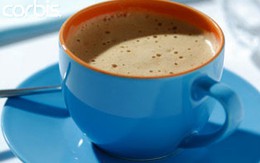 Loãng xương có nên uống cà phê, trà đặc?