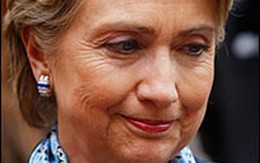 Ai sẽ nói với bà Clinton: "Đã đến lúc rút lui"?