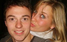 Bạn gái cầu thủ M.U tin người yêu không "cưỡng hiếp phụ nữ"