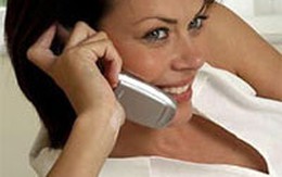 Không nên nói chuyện điện thoại trước khi đi ngủ