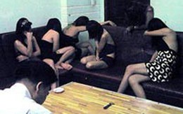Tiếp thị quán ăn bằng múa thoát y