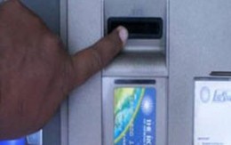 Xôn xao máy ATM "nhả" gấp đôi số tiền cần rút