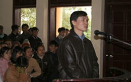 Vụ VKS cho kẻ "hiếp dâm trẻ em" tại ngoại: Bị cáo đổ lỗi cho cháu N chủ động