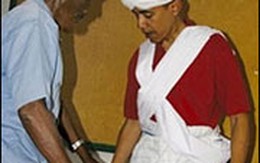 Thượng nghị sỹ Obama... mặc váy