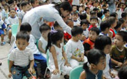 Làm gì khi học sinh ngất xỉu hàng loạt?