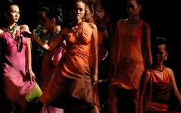 "Chân dài" tự dệt thị phi
