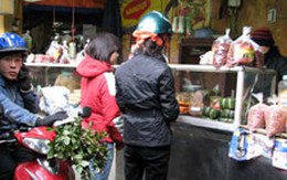 Bánh chưng, giò Tết: Giá tăng, "hàng hiệu" cháy hàng!