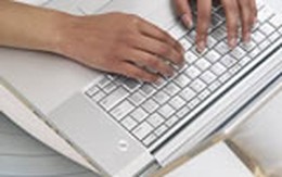 Tổn thương đôi tay do sử dụng máy vi tính