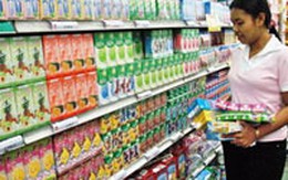 Không nên pha lẫn nhiều loại sữa cho con uống