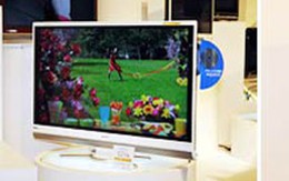 TV LCD đầu tiên tích hợp ổ ghi Blu-ray