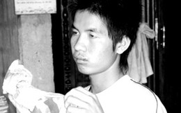 Cán bộ xã tát dân ngay trụ sở ủy ban