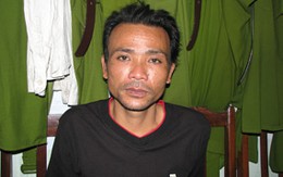 Đang ngồi trước cửa nhà thì bị bắn chết