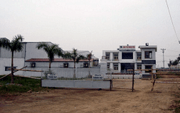 Doanh nghiệp "phong tỏa" doanh nghiệp