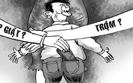 Giả gái, ôm lấy nạn nhân để trộm đồ