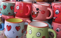 Đồ lưu niệm ở chợ Bát Tràng