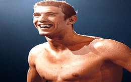 Kình ngư Michael Phelps ra mắt người tình nóng bỏng