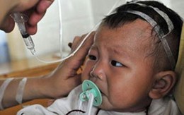 300.000 trẻ em Trung Quốc chịu hậu quả của "sữa bẩn"