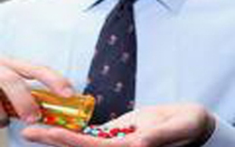 Cụ bà 69 tuổi hãi hùng vì chồng dùng Viagra