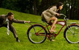 Đạp xe một mình suýt mất cái ngàn vàng