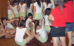 Đột kích tiệm massage giải thoát hàng chục "nô lệ tình dục"