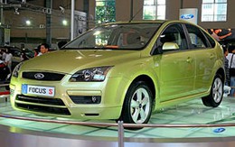 Ford giảm giá Focus từ 3.000 đến 5.000 USD